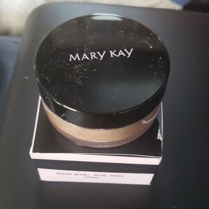 Mary Kay Medium Beige Setting Powder